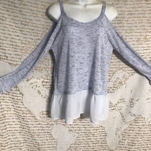 About‎ a Girl Cold Shoulder Top Blouse Size Medium.  J